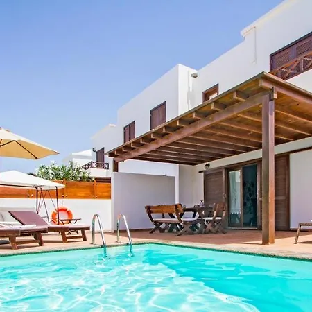 Playa Blanca Sleeps 6 Pool Air Con Wifi *